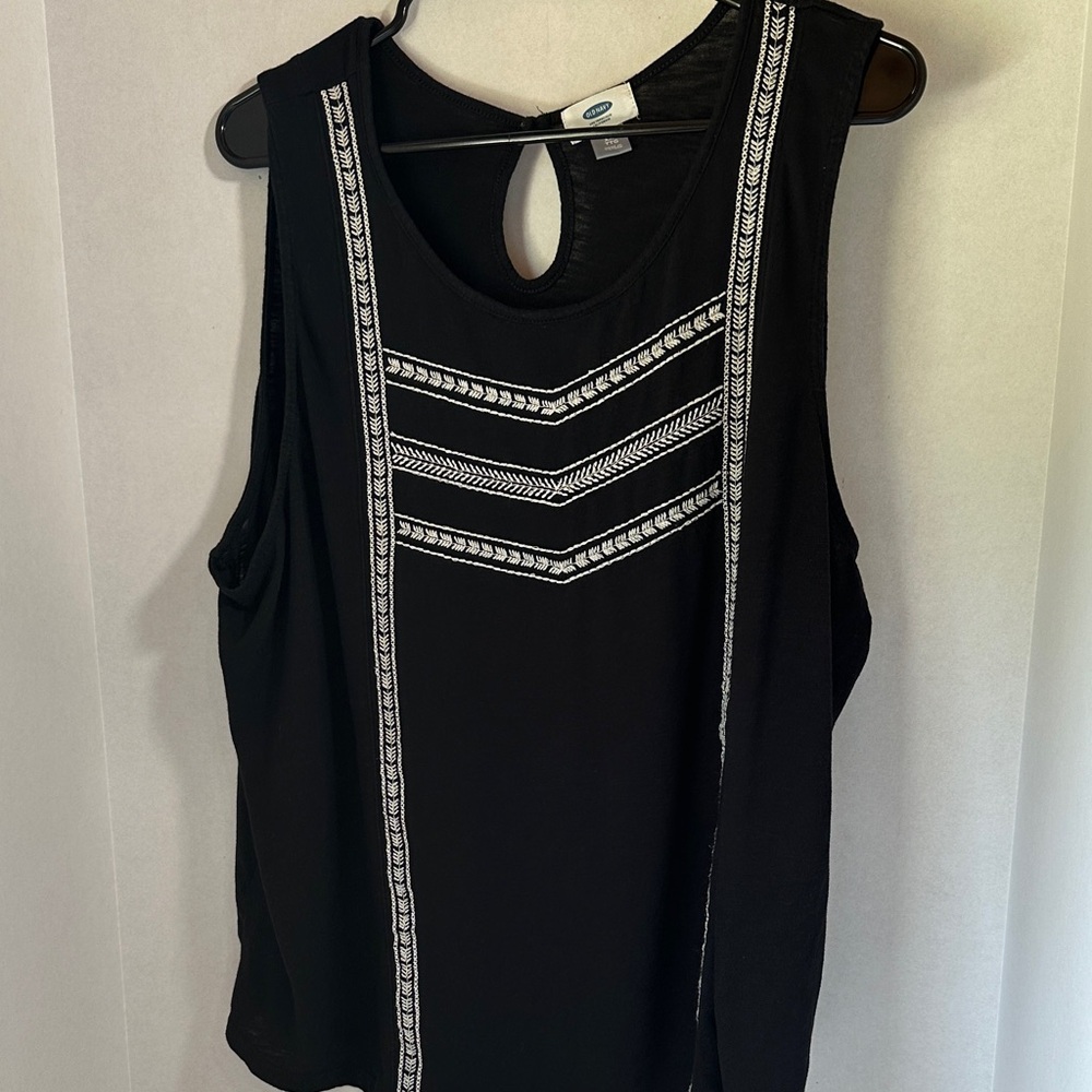 Old navy lightweight sleeveless black top size XXL